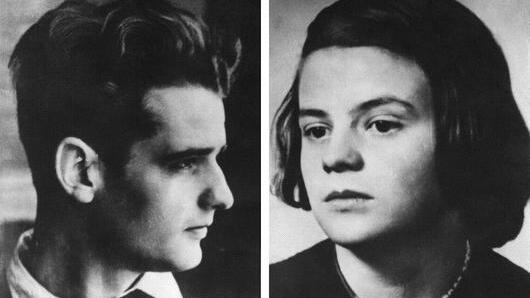 KINA -  Die Weiße Rose kämpfte gegen Grausamkeit       -  Die Geschwister Hans und Sophie Scholl, die die Widerstandsgruppe &bdquo;Weiße Rose&ldquo; gründeten und im Februar 1943 in München-Stadelheim hingerichtet wurden.