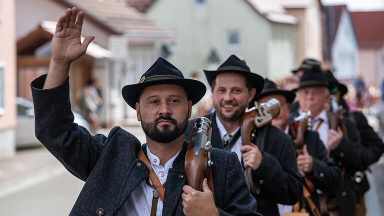 Gruß der Rhöner Böllerschützen an die Schaulustigen.