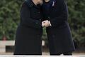 Erster Weltkrieg - Waffenstillstand 1918       -  Ein Bild mit Symbolcharakter: Bundeskanzlerin Angela Merkel und Frankreichs Staatspräsident Emmanuel Macron stehen auf der Lichtung von Compiegne, dort wurde vor 100 Jahren der Waffenstillstand unterzeichnet und der Erste Weltkrieg beendet.