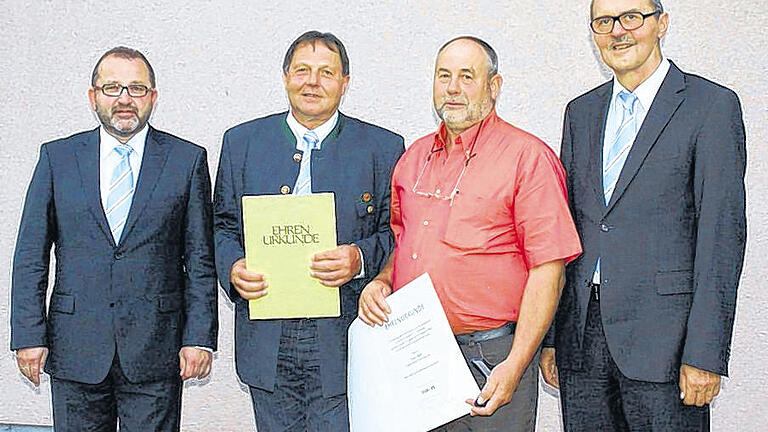 Zufriedene Raiba-Banker: Im Bild (von links) Vorstand Franz Kraupe, Aufsichtsratsvorsitzender Alfred Sack, der scheidende Aufsichtsrat Franz Mall und Vorstand Richard Morgenroth.