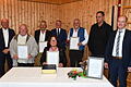 Höchste Auszeichnungen für verdiente Burgläurerinnen und Burgläurer gab es beim Ehrenabend der Gemeinde Burglauer in der Rudi-Ehrhard-Halle. Auf dem Bild sind von links Gratulant Landrat Thomas Habermann, Josef Federlein (Ehrennadel), Burkhard Mangold (Bürgermedaille), Elke Back (Ehrennadel), Bürgermeister Marco Heinickel, Mathias Mangold (Ehrenmedaille) sowie der dritte Bürgermeister Peter Kraus und der zweite Bürgermeister Carsten Voll. Auf dem Bild fehlt Dr. Marianne Feldle (Ehrenbürgerwürde), sie war nicht anwesend.
