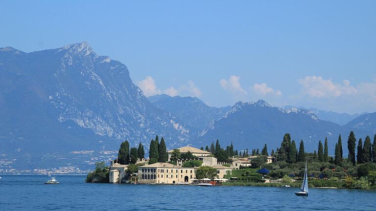 Gardasee.jpeg       -  So idyllisch sah es am vergangenen Wochenende am Gardasee nicht aus. Die Region wurde von heftigen Unwettern heimgesucht.