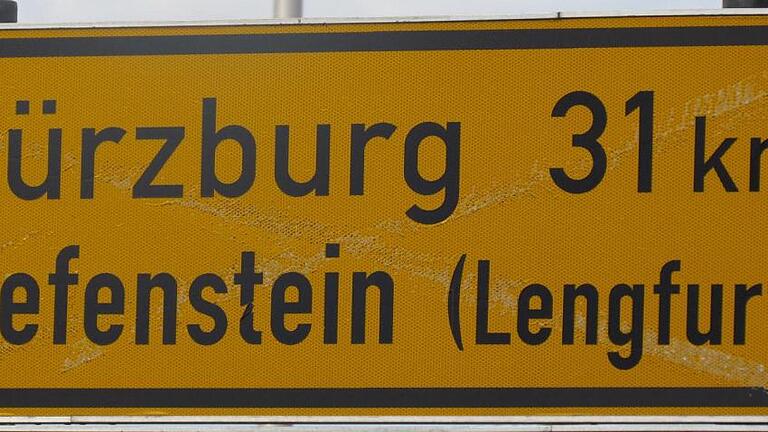 So ist es absolut richtig: Hier geht es in den Ortsteil Lengfurt der Einheitsgemeinde Triefenstein.
