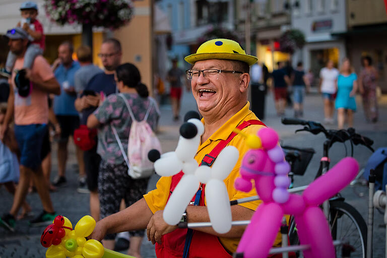 Beim Luftballonkünstler gab's auch was zu Lachen.