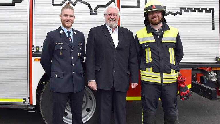 Kommandant Dominik Dill, Bürgermeister Joachim Kipke und stellvertretender Kommandant Manuel Dill.