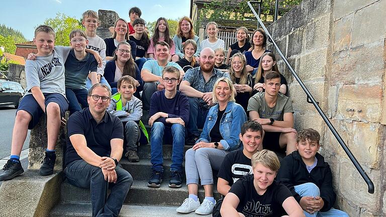 Auf dem Foto die Teilnehmerinnen und Teilnehmer.