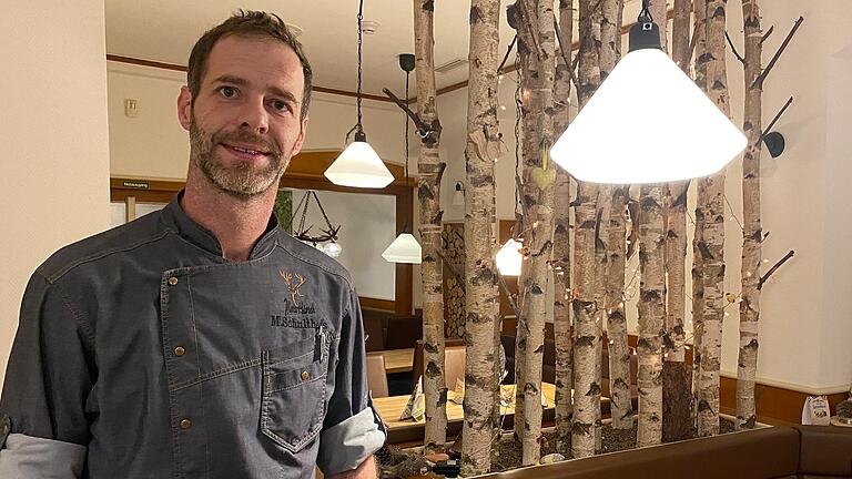 Matthias Schultheis in seinem 'Platzhirsch' am Marktplatz.