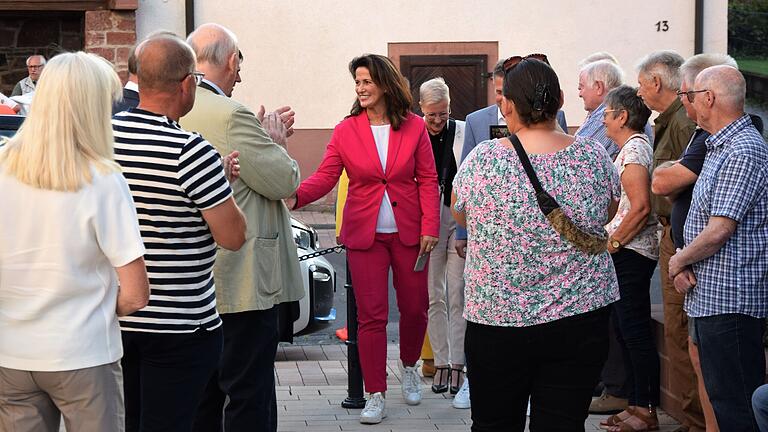 Die bayerische Landwirtschaftsministerin Michaela Kaniber war am Mittwoch zu Gast bei einer CSU-Veranstaltung in Esselbach.