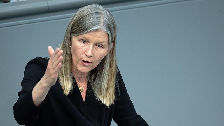 FDP-Politikerin Ann-Veruschka Jurisch - Ann-Veruschka Jurisch sitzt für die FDP-Fraktion im Afghanistan-Untersuchungsausschuss. Sie kritisiert, dass die Auseinandersetzung zwischen Bundesinnenministerium und Auswärtigem Amt über das sogenannte Ortskräfteverfahren über einen Zeitraum von fast sieben Monaten angedauert habe . (Archivfoto) FDP-Politikerin Ann-Veruschka Jurisch - Ann-Veruschka Jurisch sitzt für die FDP-Fraktion im Afghanistan-Untersuchungsausschuss. Sie kritisiert, dass die Auseinandersetzung zwischen Bundesinnenministerium und Auswärtigem Amt über das sogenannte Ortskräfteverfahren über einen Zeitraum von fast sieben Monaten angedauert habe . (Archivfoto)
