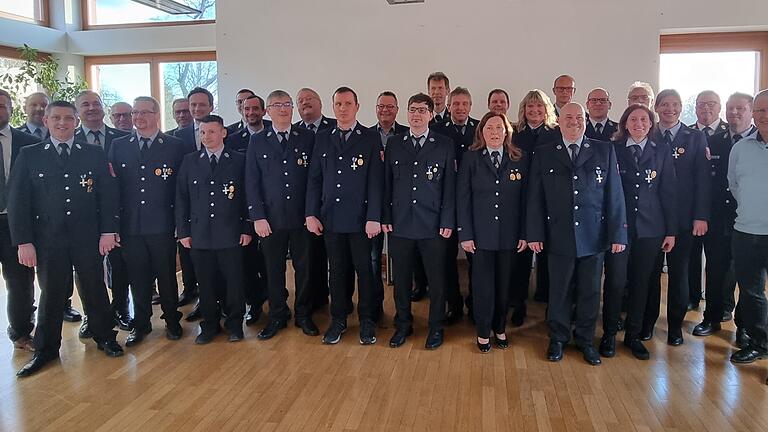 Langjährige aktive Feuerwehrleute wurden in Schonungen ausgezeichnet.