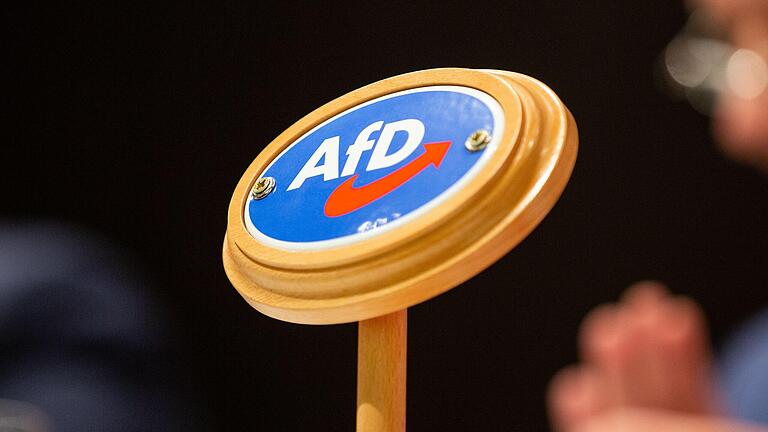 Die AfD im Aufwind. Das Ergebnis der Landtagswahl im Stimmbezirk Schweinfurt sorgt bei anderen Parteien für Sorgen - und überschattete auch Wahlpartys und das eigene Ergebnis. Unser Symbolbild entstand beim Frühjahrsempfang der AfD Schweinfurt und Umgebung im März 2023 in Niederwerrn.