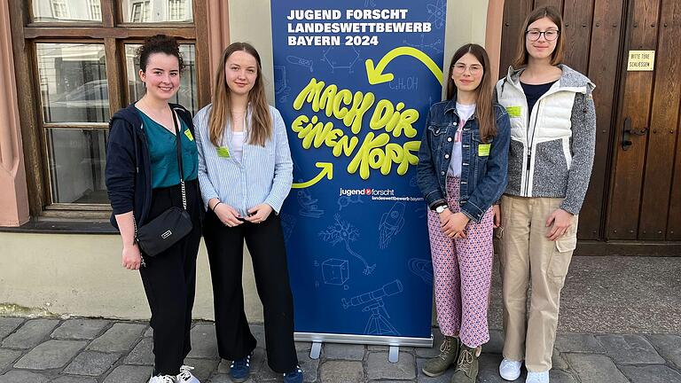 Die Preisträgerinnen: Marlene Bösl, Lara Öder, Sina-Marie Busch und Annemarie Geier.