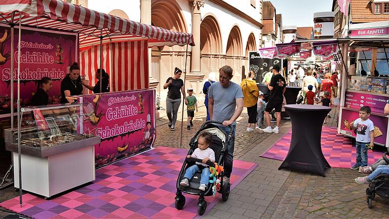 Eine ganze Reihe an Foodtrucks bereiteten am Freitag&nbsp;