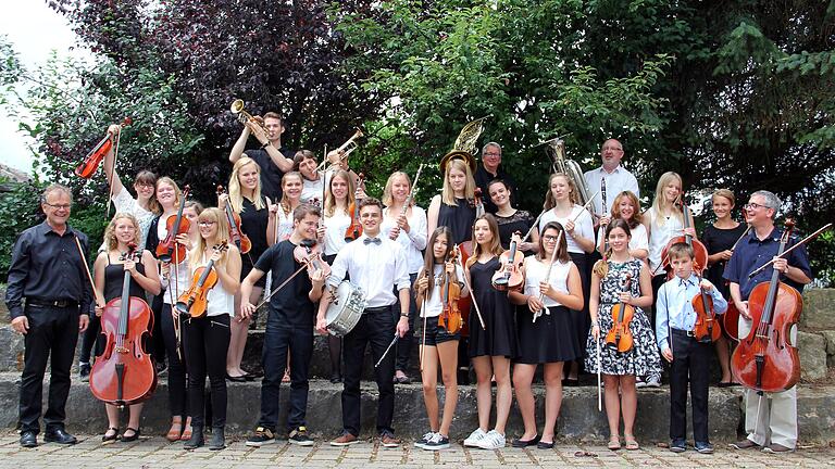 Schüler der Richard-Trunk-Musikschule Tauberbischofsheim. Das Bild ist vor der Corona-Zeit entstanden.