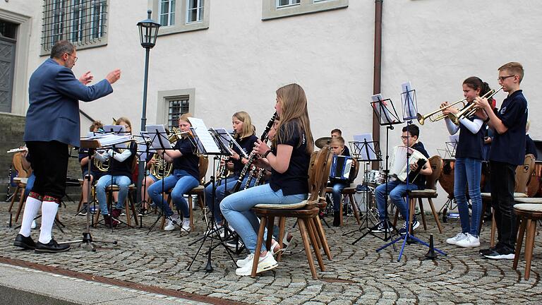 Gerald Trost dirigierte das Vororchester.