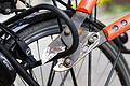 Fahrraddiebstahl       -  Ein Fahrradschloss wird mit einem Bolzenschneider geöffnet. Foto: Friso Gentsch