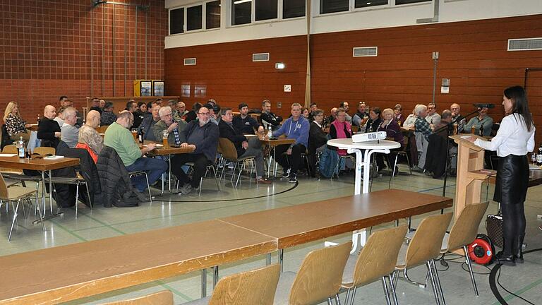 Die Bürgerversammlung fand in der TSV-Sporthalle in Burgpreppach statt. Die Bürgerversammlung fand in der TSV-Sporthalle in Burgpreppach statt.