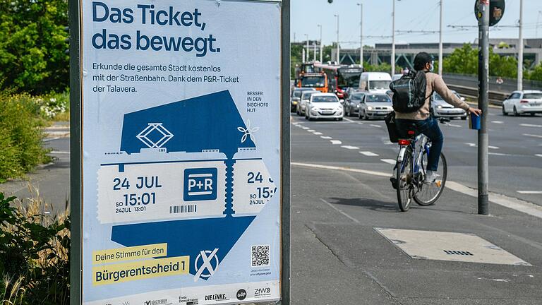 Die Mehrheit des Stadtrats hat das Ratsbegehren 'Besser in den Bischofshut' initiiert und jetzt eine Werbekampagne begonnen. Die Mehrheit des Stadtrats hat das Ratsbegehren 'Besser in den Bischofshut' initiiert und jetzt eine Werbekampagne begonnen.