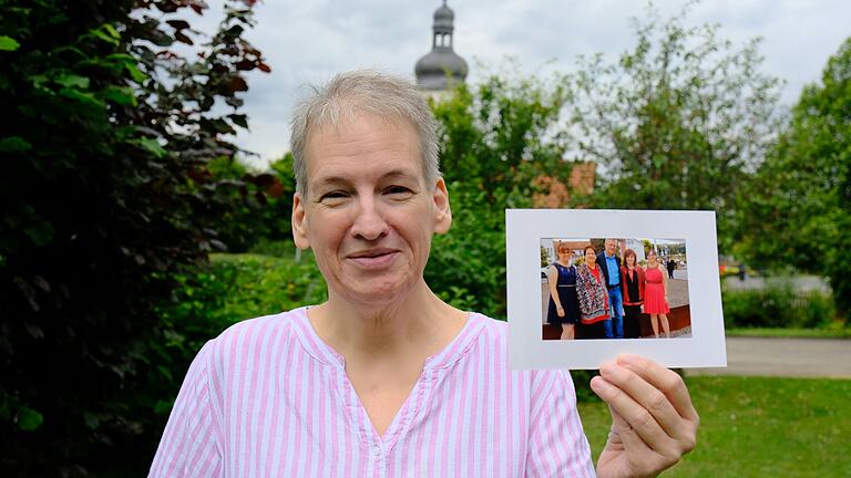 Eine große Leistung: Marion Marschall aus Großbardorf hat den Kampf gegen ihr Übergewicht aufgenommen und über 80 Kilogramm abgenommen. Auf ihrem Familienfoto ist sie (Zweite von links) kaum wiederzuerkennen.