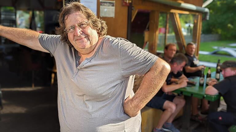 Pächter Rainer Demar gibt Ende August den Kioskbetrieb an der Minigolfanlage in Oberelsbach auf. Für seine Entscheidung führt er verschiedene Gründe an.