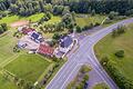 Der Bischborner Hof bei Neuhütten im westlichen Landkreis Main-Spessart. Hier will der Freistaat Bayern nun doch in ein neues Wald-Erlebniszentrum mit Abenteuerspielplatz für Kinder investieren.