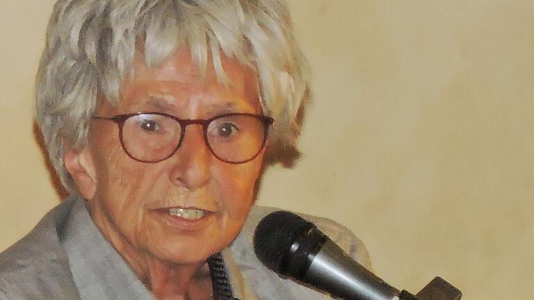 Mirijam Pressler(1940-2019) bei ihrer letzten Lesung in der Synagoge Wenkheim Mirijam Pressler(1940-2019) bei ihrer letzten Lesung in der Synagoge Wenkheim