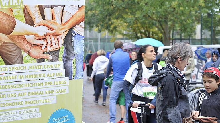 „Integration auf Augenhöhe“: Dieses Ziel wurde groß geschrieben bei der Laufveranstaltung von Stadt- und Kreisjugendring Würzburg.Foto: Angie Wolf „Integration auf Augenhöhe“: Dieses Ziel wurde groß geschrieben bei der Laufveranstaltung von Stadt- und Kreisjugendring Würzburg.Foto: Angie Wolf