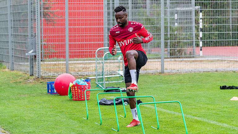 Wieder im Training: Nzuzi Toko Wieder im Training: Nzuzi Toko