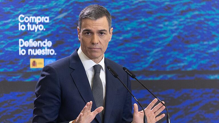 Spaniens Ministerpräsident Pedro Sánchez - Die Pläne von Pedro Sánchez stoßen in Spanien auf viel Kritik. (Archivfoto) Spaniens Ministerpräsident Pedro Sánchez - Die Pläne von Pedro Sánchez stoßen in Spanien auf viel Kritik. (Archivfoto)