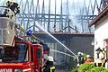 Beim Brand der Scheune drohten die Flammen auf benachbarte Gebäude überzugreifen, was ein Großaufgebot der Feuerwehr verhinderte.