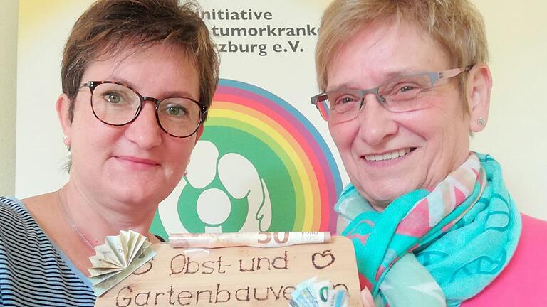 Ursula Sauer von den Stockheimer Gartenfreunden (rechts) überreichte eine Spende an Denise Lampert von der Elterninitiative leukämie- und tumorkranker Kinder Würzburg. Ursula Sauer von den Stockheimer Gartenfreunden (rechts) überreichte eine Spende an Denise Lampert von der Elterninitiative leukämie- und tumorkranker Kinder Würzburg. 