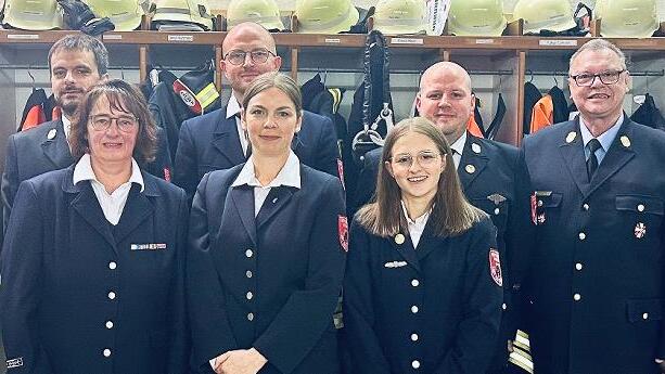 Der neue Vorstand der Winkelser Feuerwehr: (von links) Andreas Müller, Christine Rausch, Daniel Maul, Carolin Maul, Jana Moraw, Christian Tews mit Kreisbrandinspektor Harald Albert.       -  Der neue Vorstand der Winkelser Feuerwehr: (von links) Andreas Müller, Christine Rausch, Daniel Maul, Carolin Maul, Jana Moraw, Christian Tews mit Kreisbrandinspektor Harald Albert.