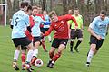 Er war der Torschütze zum Birkenfelder 1:0: Kai Langer (Bildmitte), der vom Altfelder Marco Nitschky (link) attackiert wird.