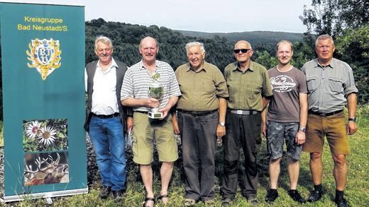 Siegerehrung der BJV-Kreisgruppe am Schießstand des Wurftaubenclub Sandberg: Das Bild zeigt von links Jürgen Merk, Berthold Kamm, Bertold Schwarz, Erhard Bock, Dominik Kamm und Thomas Schmitt.