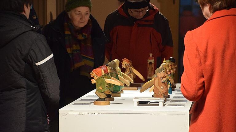 Beim Weihnachtsmarkt in Fladungen gab es auch eine Sonderausstellung &bdquo;Nussknacker&ldquo; zu bestaunen.