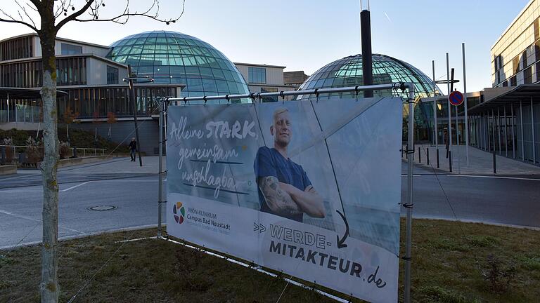 Ungeimpfte Mitarbeitende des Rhön-Klinikum Campus Bad Neustadt hatten das Gespräch mit Landrat Thomas Habermann gesucht.