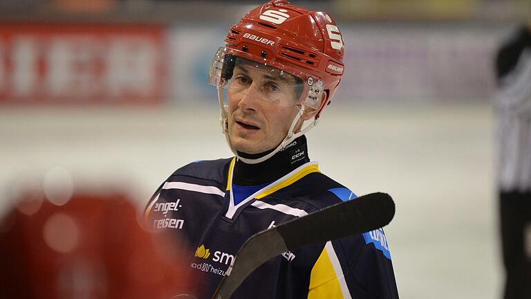 Keine Glanzleistung: Simon Knaup und seine Teamkameraden vom ERV Schweinfurt haben den Trainer mit ihrem Auftritt am Sonntag sauer gemacht. Keine Glanzleistung: Simon Knaup und seine Teamkameraden vom ERV Schweinfurt haben den Trainer mit ihrem Auftritt am Sonntag sauer gemacht.