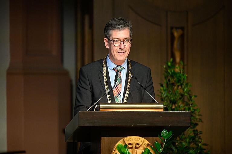 Würzburgs Oberbürgermeister Christian Schuchardt beim Festakt '500 Jahre Bauernkrieg'. Würzburgs Oberbürgermeister Christian Schuchardt beim Festakt '500 Jahre Bauernkrieg'.
