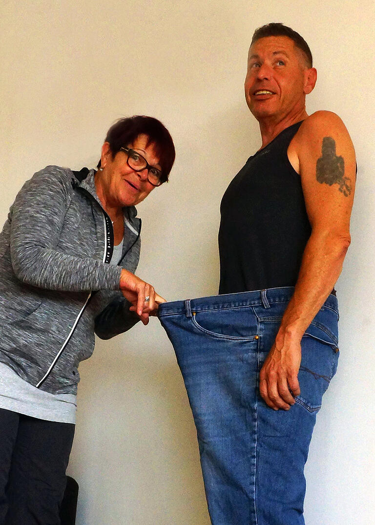 Viel Bewegung und nur zweimal am Tag essen. So schafften es Brigitte Nöth(links) und Thomas Bauer abzunehmen. Bauer verlor dabei allein 51 Kilogramm. Viel Bewegung und nur zweimal am Tag essen. So schafften es Brigitte Nöth(links) und Thomas Bauer abzunehmen. Bauer verlor dabei allein 51 Kilogramm. 