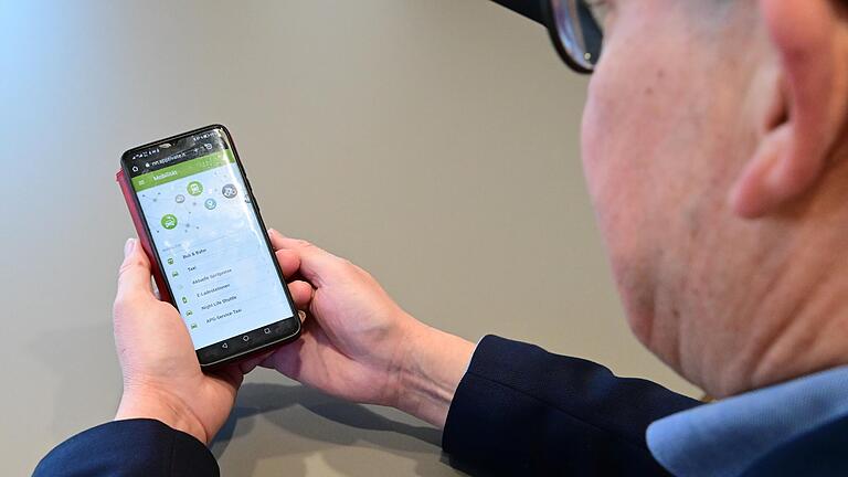 Viele nutzbare Dienste des digitalen Rathauses, aber auch Fahrpläne des ÖPNV in Echtzeit sind in die neue Gemeindeapp integriert. Weitere sollen noch hinzukommen. Viele nutzbare Dienste des digitalen Rathauses, aber auch Fahrpläne des ÖPNV in Echtzeit sind in die neue Gemeindeapp integriert. Weitere sollen noch hinzukommen.