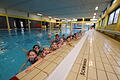 Die Klasse 3 b der Grundschule Iphofen lernt im benachbarten Hallenbad unter Aufsicht von Lehrerin Katja Wagner das Schwimmen.