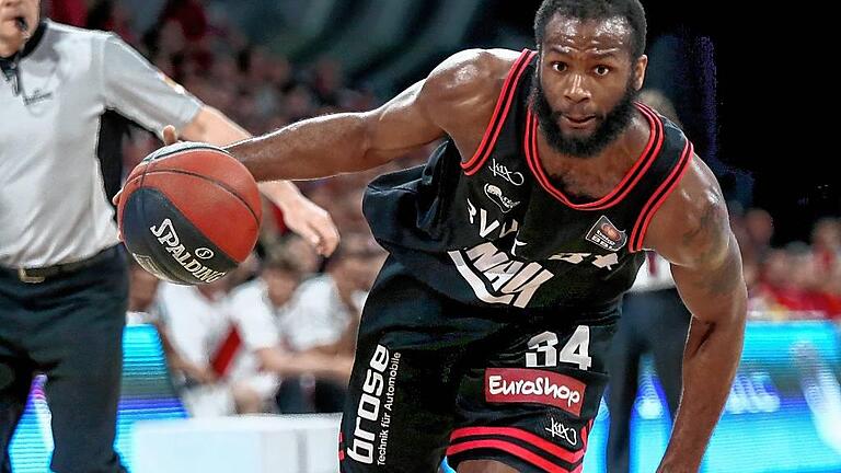 Basketball - Beko BBL - 3.PLayoff - Brose Baskets - s.Oliver Baskets       -  Ob er in der nächsten Saison noch im Baskets-Dress zu sehen sein wird? Devin Searcy war in den Play-offs der treffsicherste Würzburger.