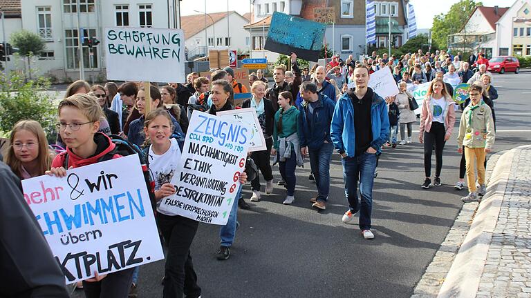 Streik fürs Klima in Bad Neustadt: Die Fridays-for-Future-Bewegung richtete sich dieses Mal nicht nur an Schüler, sondern an alle Generationen.