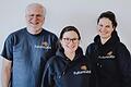 Das Team der neuen Futurelabs gGmbH in Lauda (von links ): Netzwerkmanager Matthias Weber sowie die Werkstattleiterinnen Sina Straub und Sophie Krimmer.&nbsp;