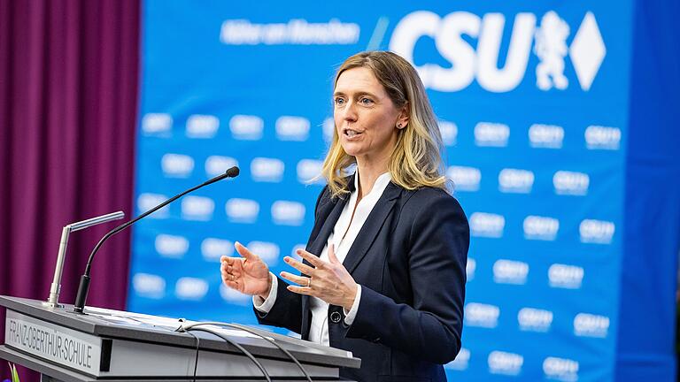 Will Nachfolgerin von Würzburgs OB Christian Schuchardt werden: Judith Roth-Jörg (CSU) bei ihrer Nominierung am vergangenen Samstag.&nbsp;