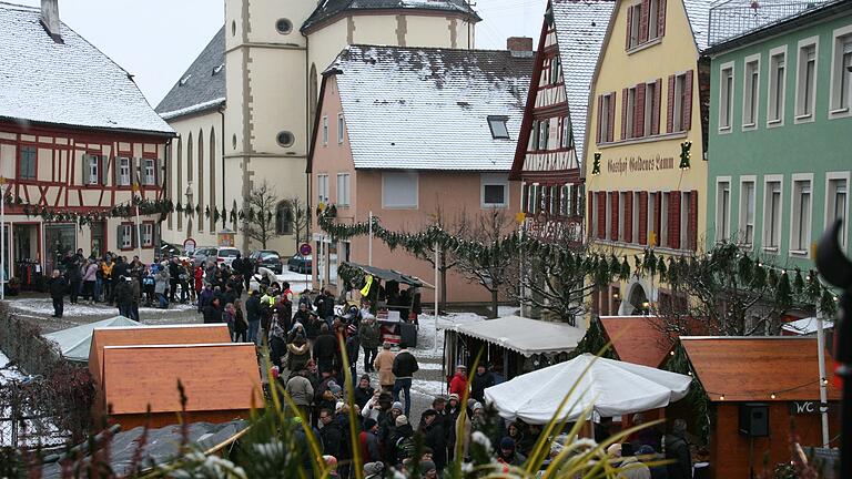 Ein Bild, das es 2022 so nicht geben wird: Der Auber Weihnachtsmarkt findet dieses Mal auf dem Spitalgelände statt. Ein Bild, das es 2022 so nicht geben wird: Der Auber Weihnachtsmarkt findet dieses Mal auf dem Spitalgelände statt.
