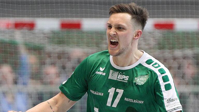DKB 2. Handball-Bundesliga, DJK Rimpar Wölfe - Wilhelmshavener HV - Er kehrt nach der Winterpause als Ehemann auf die Platte zurück: Rimpars Spielmacher Patrick Schmidt heiratet im Januar seine langjährige Freundin. DKB 2. Handball-Bundesliga, DJK Rimpar Wölfe - Wilhelmshavener HV - Er kehrt nach der Winterpause als Ehemann auf die Platte zurück: Rimpars Spielmacher Patrick Schmidt heiratet im Januar seine langjährige Freundin.