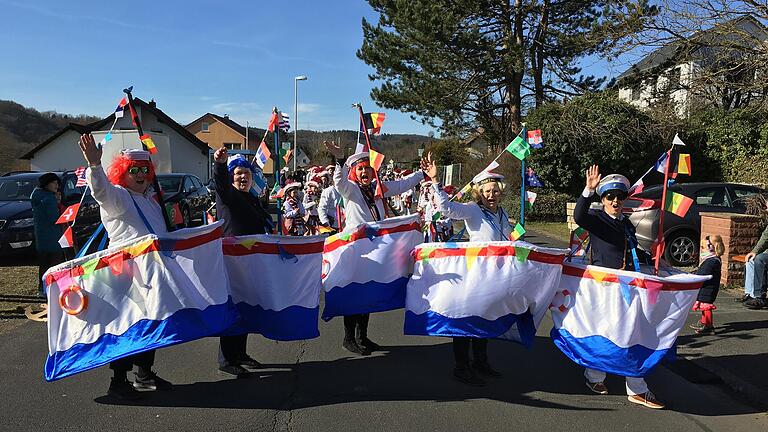 Die flotte Flotte beim Rosenmontagszug in Lengfurt. Die flotte Flotte beim Rosenmontagszug in Lengfurt.