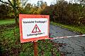 Mit Warnschildern wie diesem wird auf eine Drückjagd aufmerksam gemacht. Am letzten Donnerstag kam ein 78-jähriger Jäger im Revier Strehlhof bei Volkach ums Leben. Die Polizei ermittelt wegen fahrlässiger Tötung. ArchivFotos: T. Obermeier