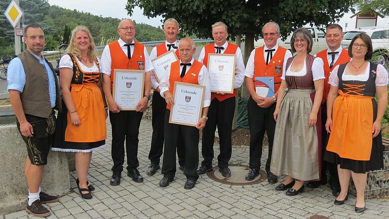Auf dem Foto Bgm. Michael Werner, Manuela Christ (Vorsitzende), Peter Thomas, Bernhard Thomas, Werner Freibott, Klaus Krisam, Heribert Fromm, Renate Haag (Kreisvorsitzende des NBMB), Daniel Krisam (Vorsitzender), Andrea Sitzmann (Vorsitzende).